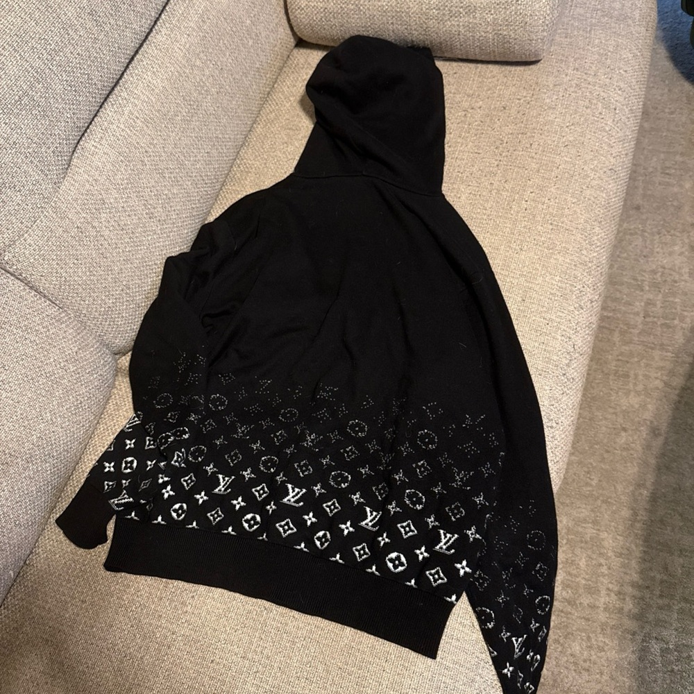 Louis Vuitton Elegant Black Hoodie